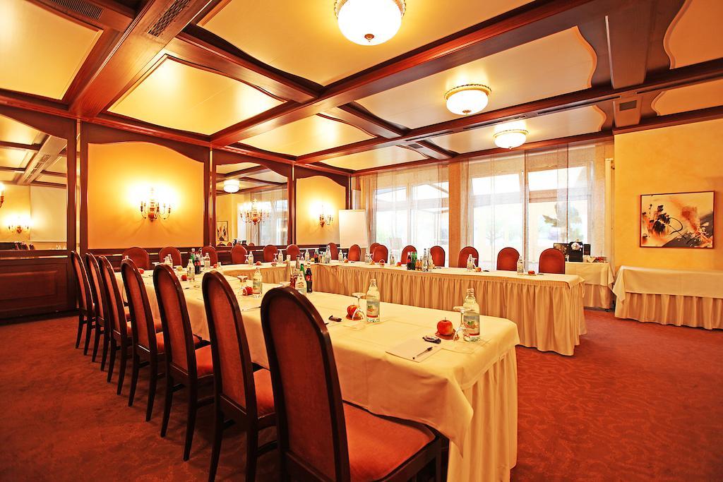 Hotel Krone Ohg Gerlingen Zewnętrze zdjęcie