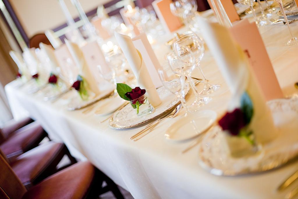 Hotel Krone Ohg Gerlingen Zewnętrze zdjęcie