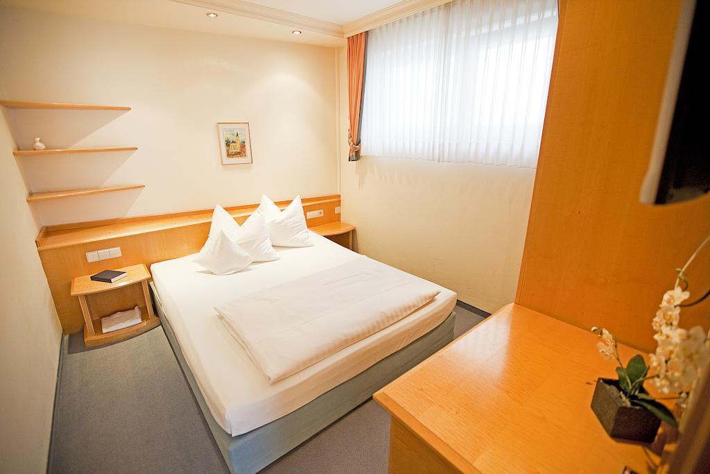 Hotel Krone Ohg Gerlingen Pokój zdjęcie